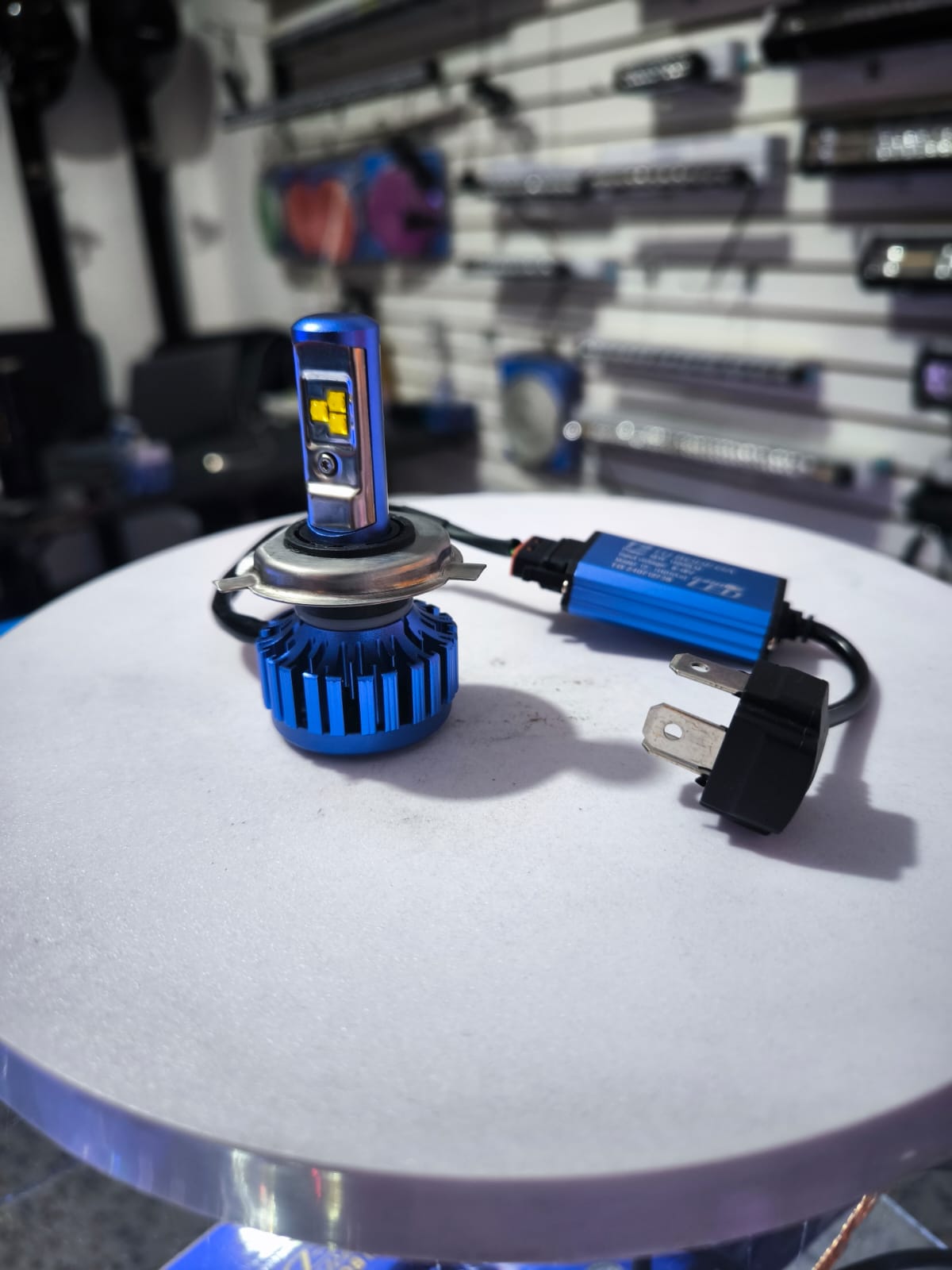 BOMBILLO TURBO LED H4 15.000 LM (T2H4)